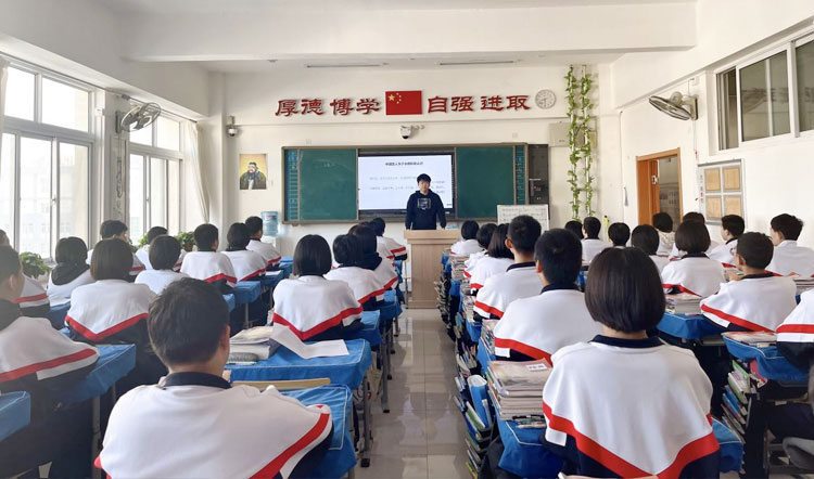 两者都保留在站内即可形成完整阅读路径